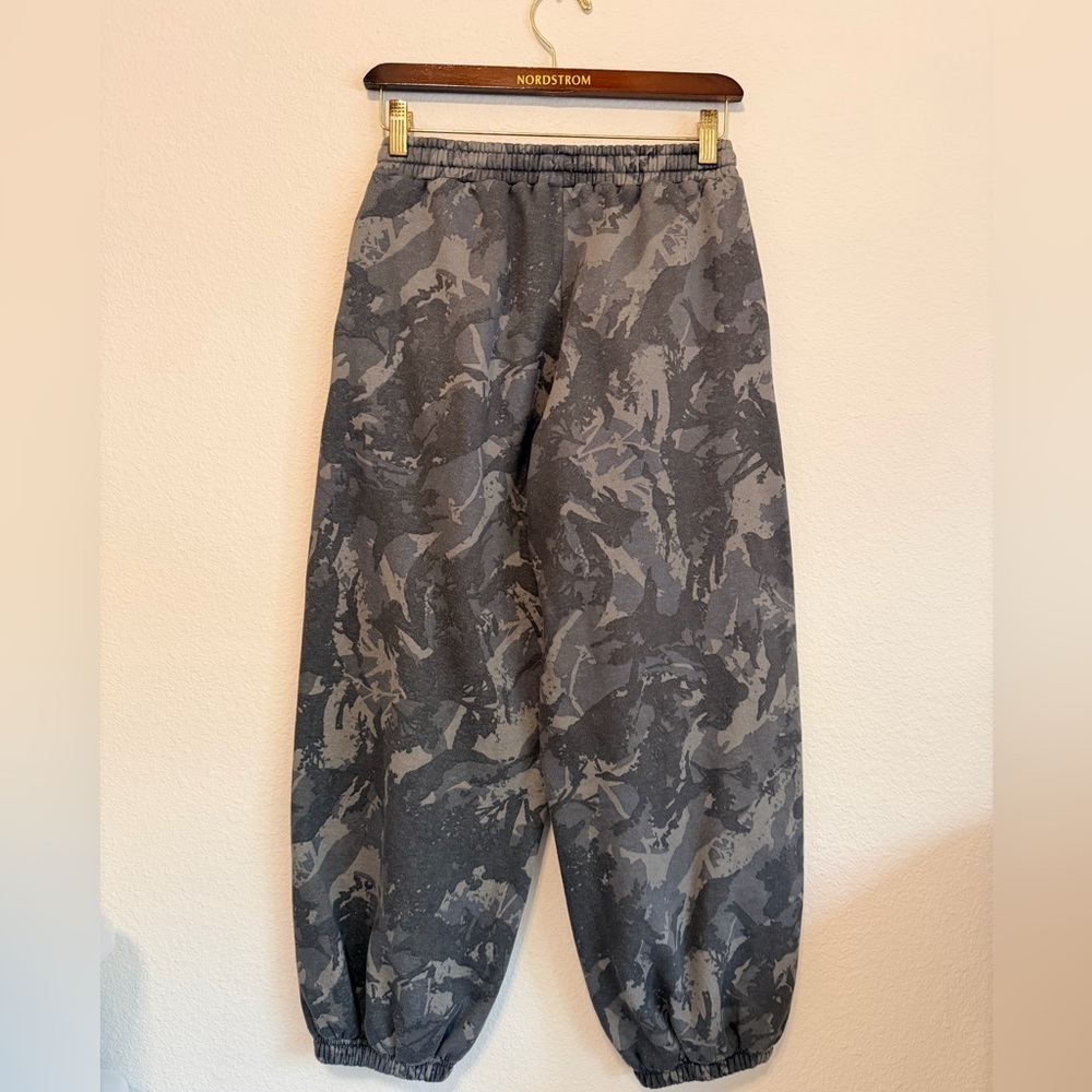 Out from Under Brenda Camo Balloon Joggers, military green, highwaisted, sz XS - Picture 10 of 15